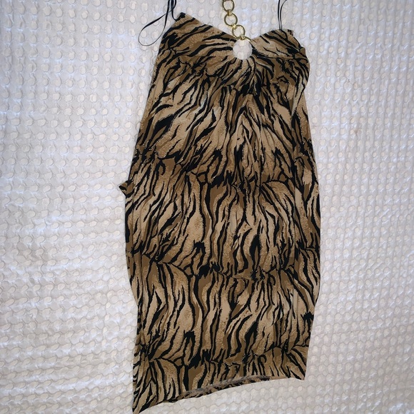 CACHÉ - Picture 2 of 6